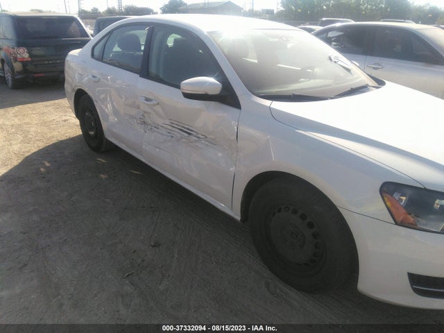 1VWAT7A33FC076393 Volkswagen Passat 1.8t S