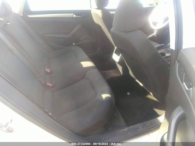 1VWAT7A33FC076393 Volkswagen Passat 1.8t S