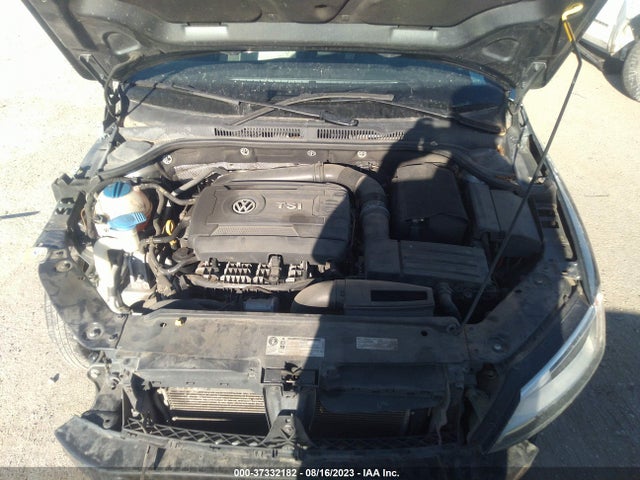 3VWD17AJ2GM275226 Volkswagen Jetta Sedan 1.8t Sport