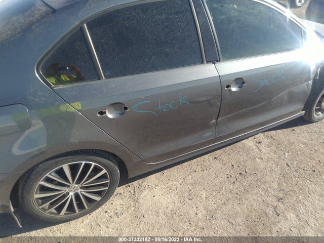 3VWD17AJ2GM275226 Volkswagen Jetta Sedan 1.8t Sport