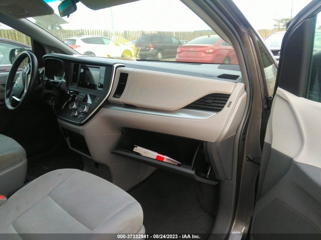 Toyota Sienna L 2016 5TDZK3DC1GS732605 Image 5