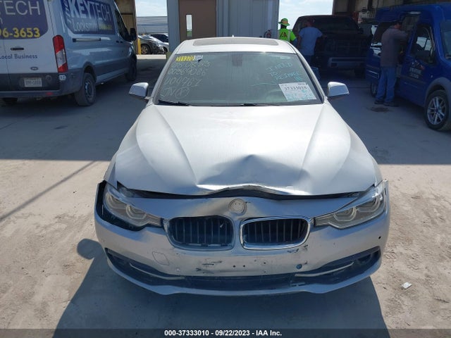 BMW 328i Xdrive 2016 WBA8E3G54GNU04761 Image 12