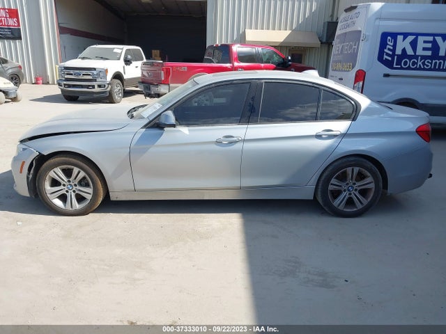 BMW 328i Xdrive 2016 WBA8E3G54GNU04761 Image 14