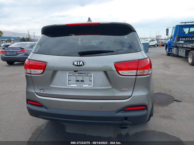 KIA SORENTO LX 2017 5XYPG4A3XHG301875 Image 16