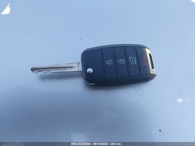 3KPFK4A75HE091132 KIA FORTE LX