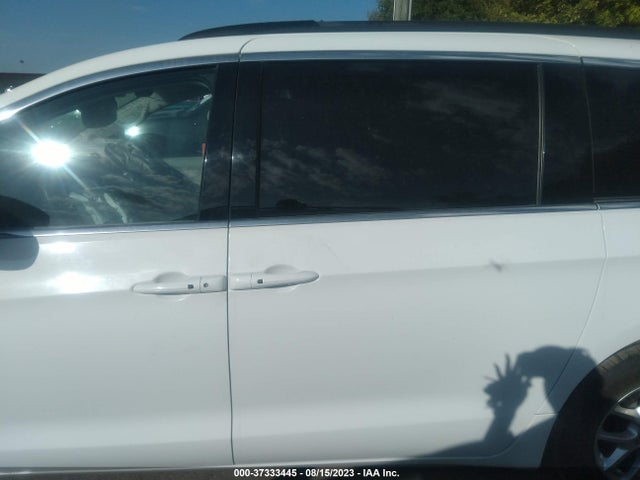 2C4RC1DG2MR542997 Chrysler Voyager Lxi