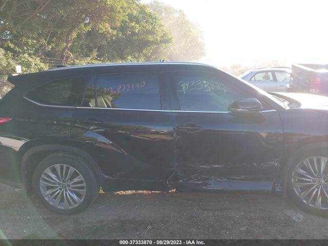 Toyota Highlander Platinum 2022 5TDFZRBH0NS204647 Image 13