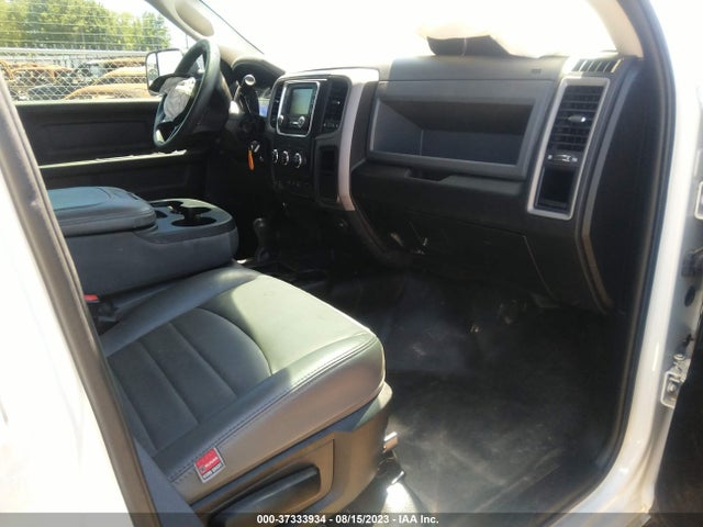 3C6UR5CL1JG359677 RAM 2500 Tradesman