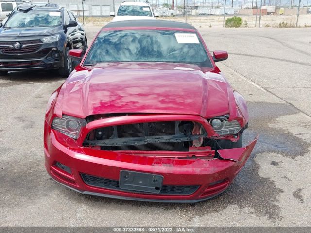 1ZVBP8EM1E5235206 Ford Mustang V6