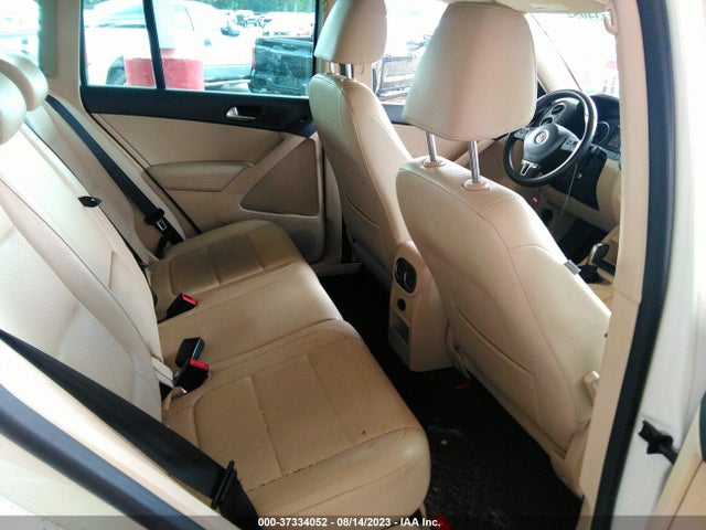 2011 VOLKSWAGEN TIGUAN SE VIN: WVGAV7AX4BW509949
