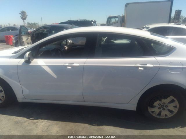 3FA6P0G72KR174895 Ford FUSION S