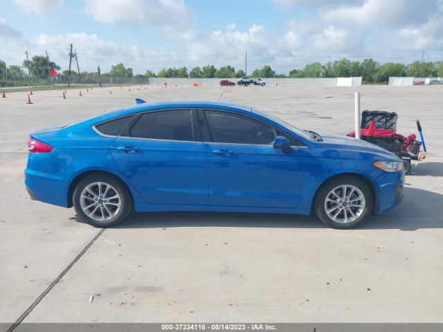 3FA6P0HD1KR174956 Ford FUSION SE
