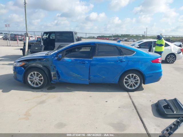 3FA6P0HD1KR174956 Ford FUSION SE
