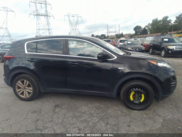 KNDPMCAC5H7236840 KIA Sportage Lx