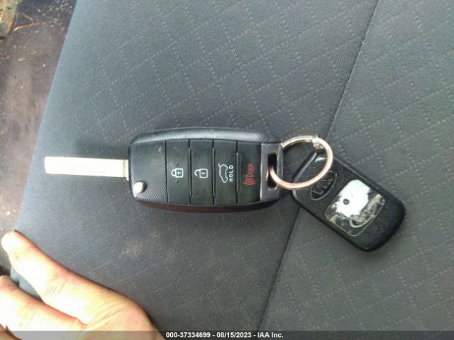 5XYPGDA5XGG166932 KIA SORENTO LX