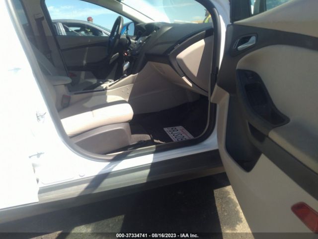 1FADP3F20FL222235 Ford FOCUS SE
