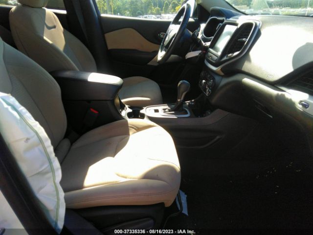 1C4PJMCS5HW666327 Jeep Cherokee Latitude