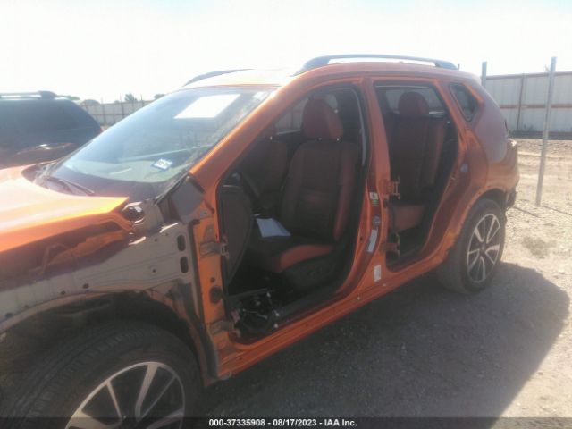 JN8AT2MT9HW385924 Nissan Rogue Sl