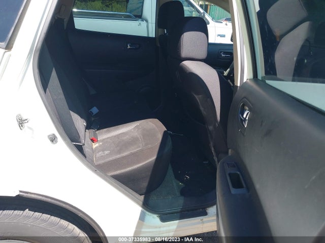 2015 NISSAN ROGUE SELECT S VIN: JN8AS5MV5FW759075
