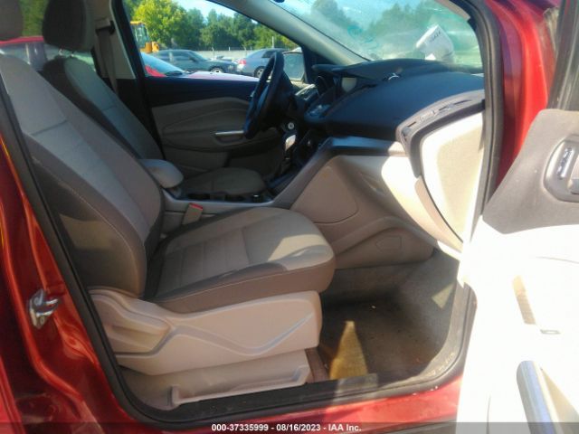 1FMCU0GXXFUB82517 Ford ESCAPE SE
