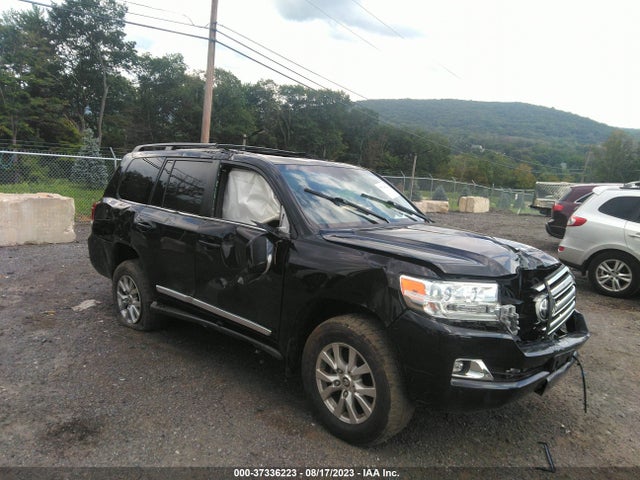 2017 Toyota Land Cruiser, VIN: JTMCY7AJ7H4050193