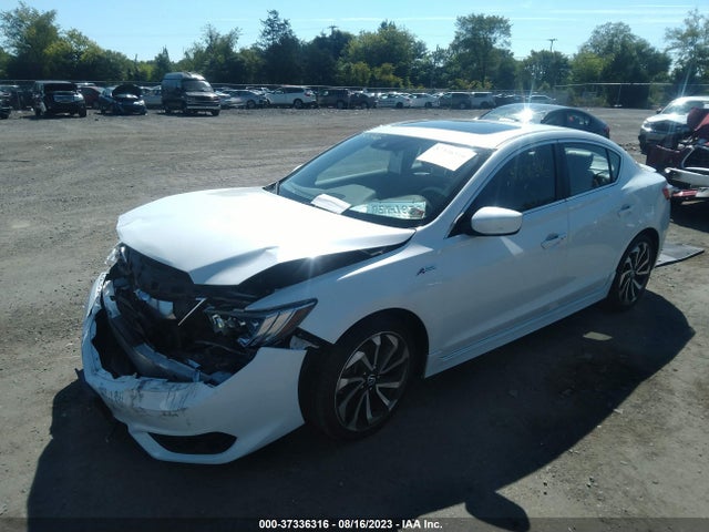 19UDE2F89JA007327 Acura Ilx W/premium