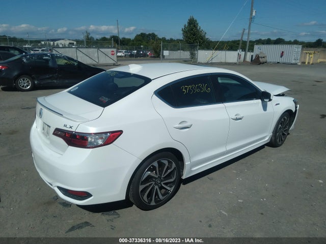 19UDE2F89JA007327 Acura Ilx W/premium