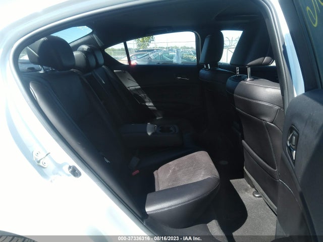 19UDE2F89JA007327 Acura Ilx W/premium