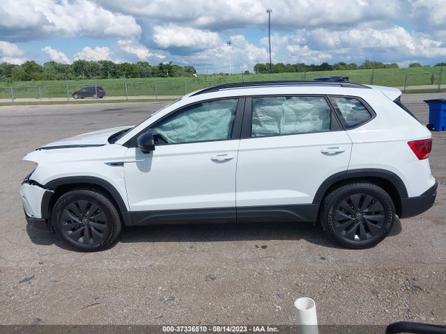 3VVAX7B2XNM072952 Volkswagen TAOS S