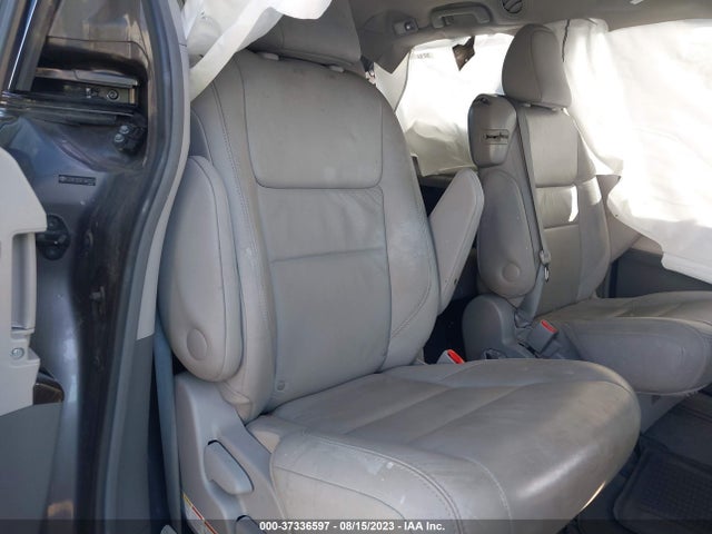 2015 TOYOTA SIENNA XLE/XLE AAS/LTD VIN: 5TDYK3DC6FS687624