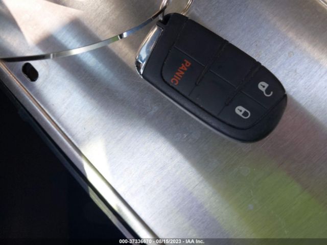 3C4NJCAB8JT272126 Jeep Compass Sport