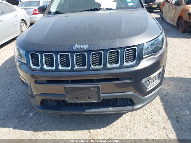 3C4NJCAB8JT272126 Jeep Compass Sport