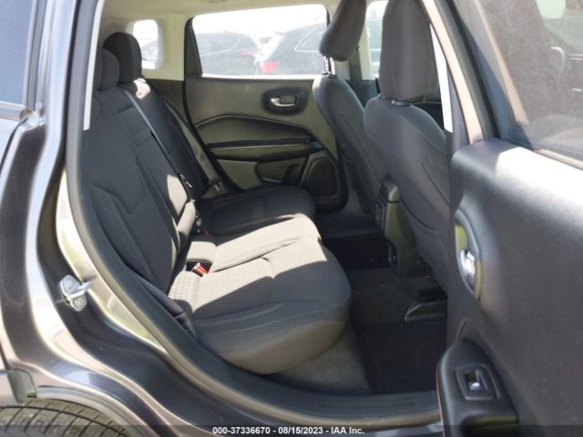 3C4NJCAB8JT272126 Jeep Compass Sport