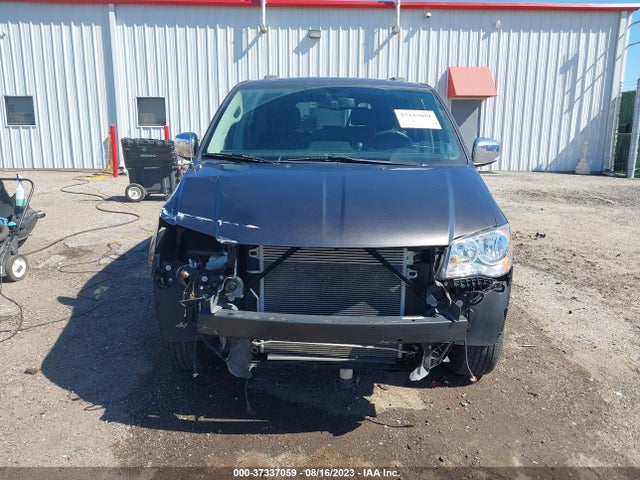2C4RC1JG9FR742363 Chrysler Town & Country Limited