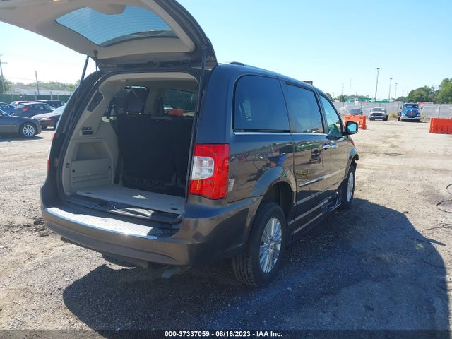 2C4RC1JG9FR742363 Chrysler Town & Country Limited