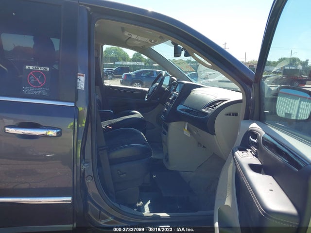 2C4RC1JG9FR742363 Chrysler Town & Country Limited