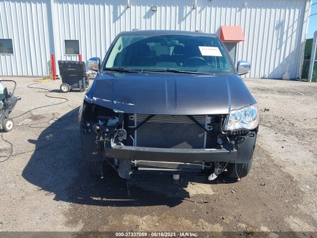 2C4RC1JG9FR742363 Chrysler Town & Country Limited