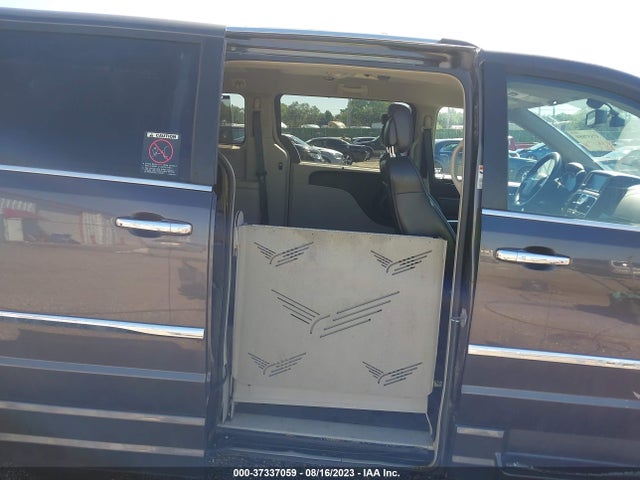 2C4RC1JG9FR742363 Chrysler Town & Country Limited