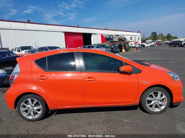 Toyota Prius C One/three/two/four 2014 JTDKDTB3XE1084738 Image 13