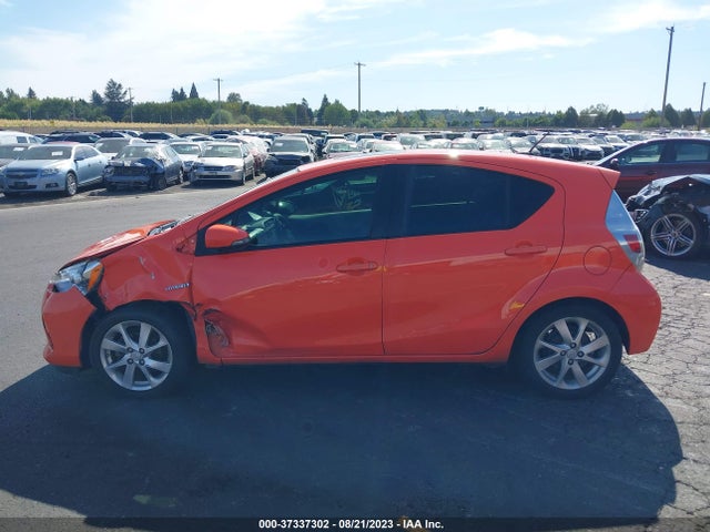 Toyota Prius C One/three/two/four 2014 JTDKDTB3XE1084738 Image 14