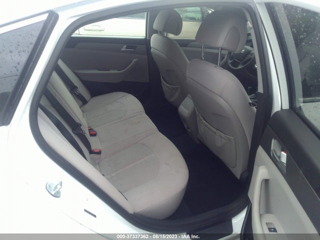 2015 HYUNDAI SONATA 2.4L SE VIN: 5NPE24AFXFH219411