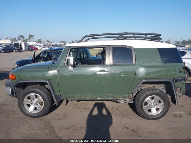Toyota FJ Cruiser 2014 JTEBU4BF8EK190059 Image 15