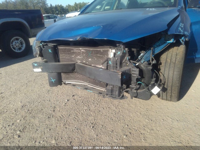 Hyundai ELANTRA SEL 2018 5NPD84LF6JH328660 Image 12
