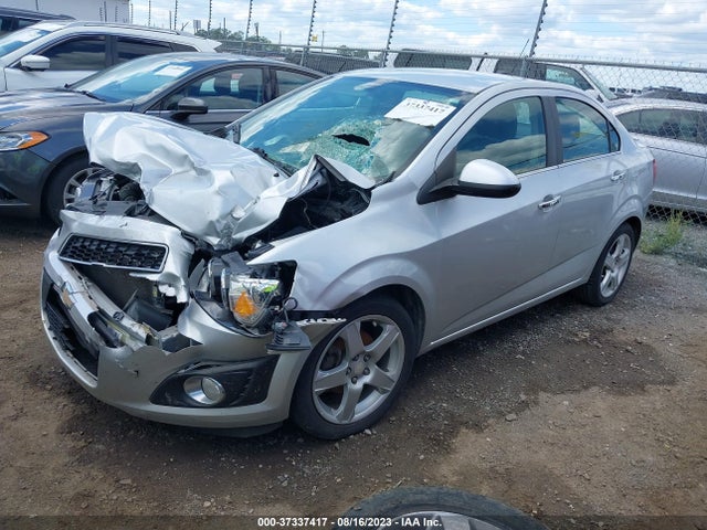 Chevrolet SONIC LTZ 2015 1G1JE5SB1F4211459 Image 2