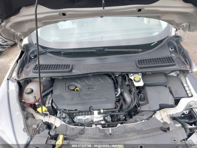 1FMCU9GD9JUD29994 Ford ESCAPE SE