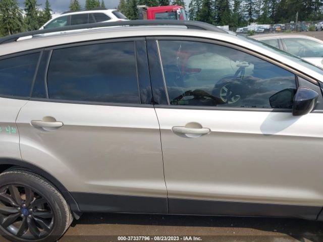 1FMCU9GD9JUD29994 Ford ESCAPE SE