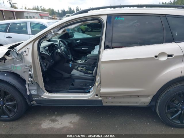 1FMCU9GD9JUD29994 Ford ESCAPE SE