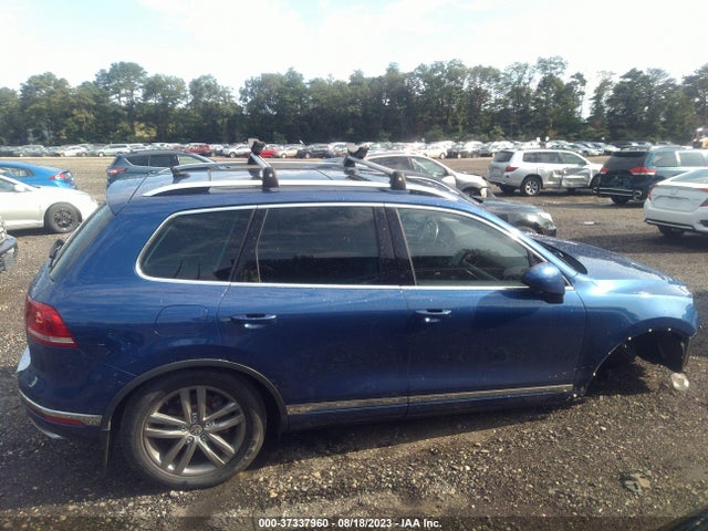 2016 Volkswagen Touareg, VIN: WVGEP9BP3GD006129