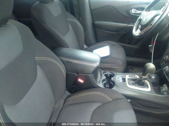 1C4PJMCSXFW788923 Jeep Cherokee Latitude