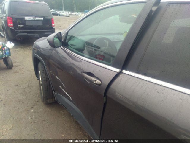 1C4PJMCSXFW788923 Jeep Cherokee Latitude